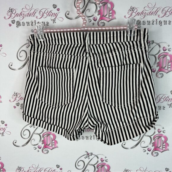 H&M shorts cuffed bottom stripes Black and White Striped Jean Shorts - Picture 2 of 7